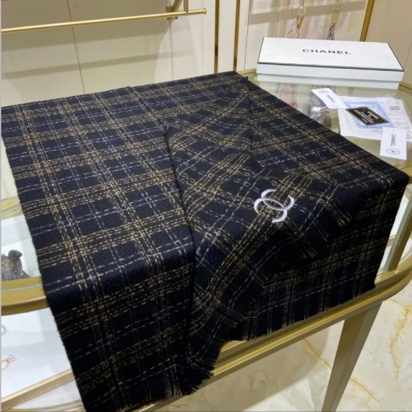 <AUTHENTIC>CHANEL Scarf main image 4